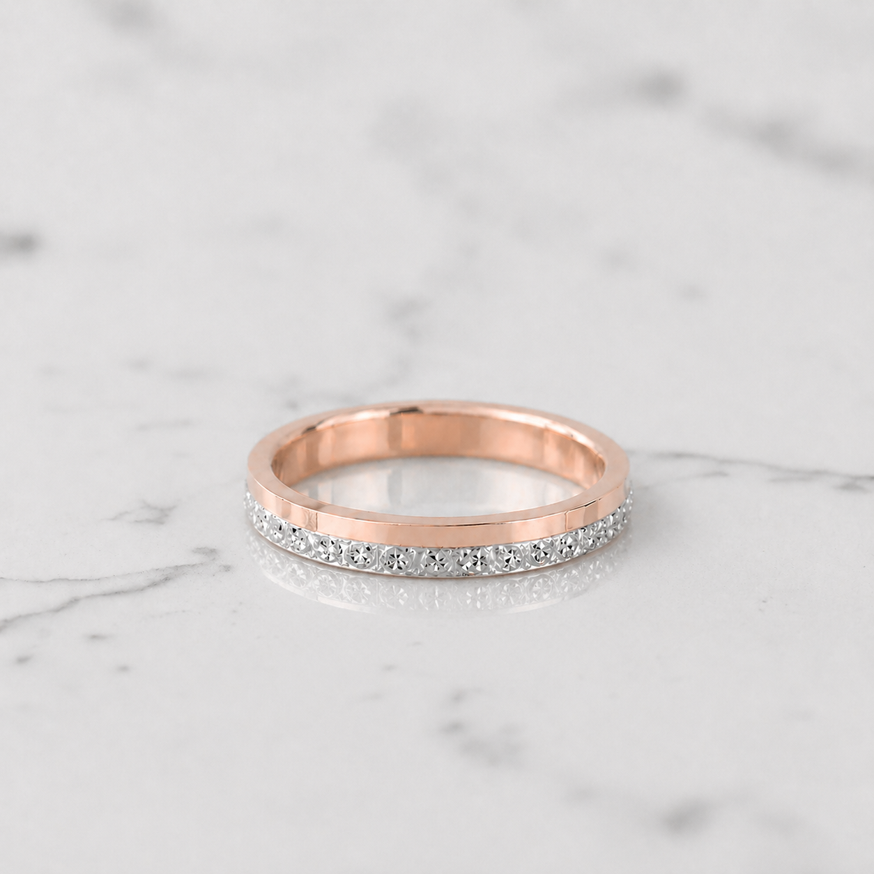 Alianza Maitri Bicolor en Oro Rosa y Blanco