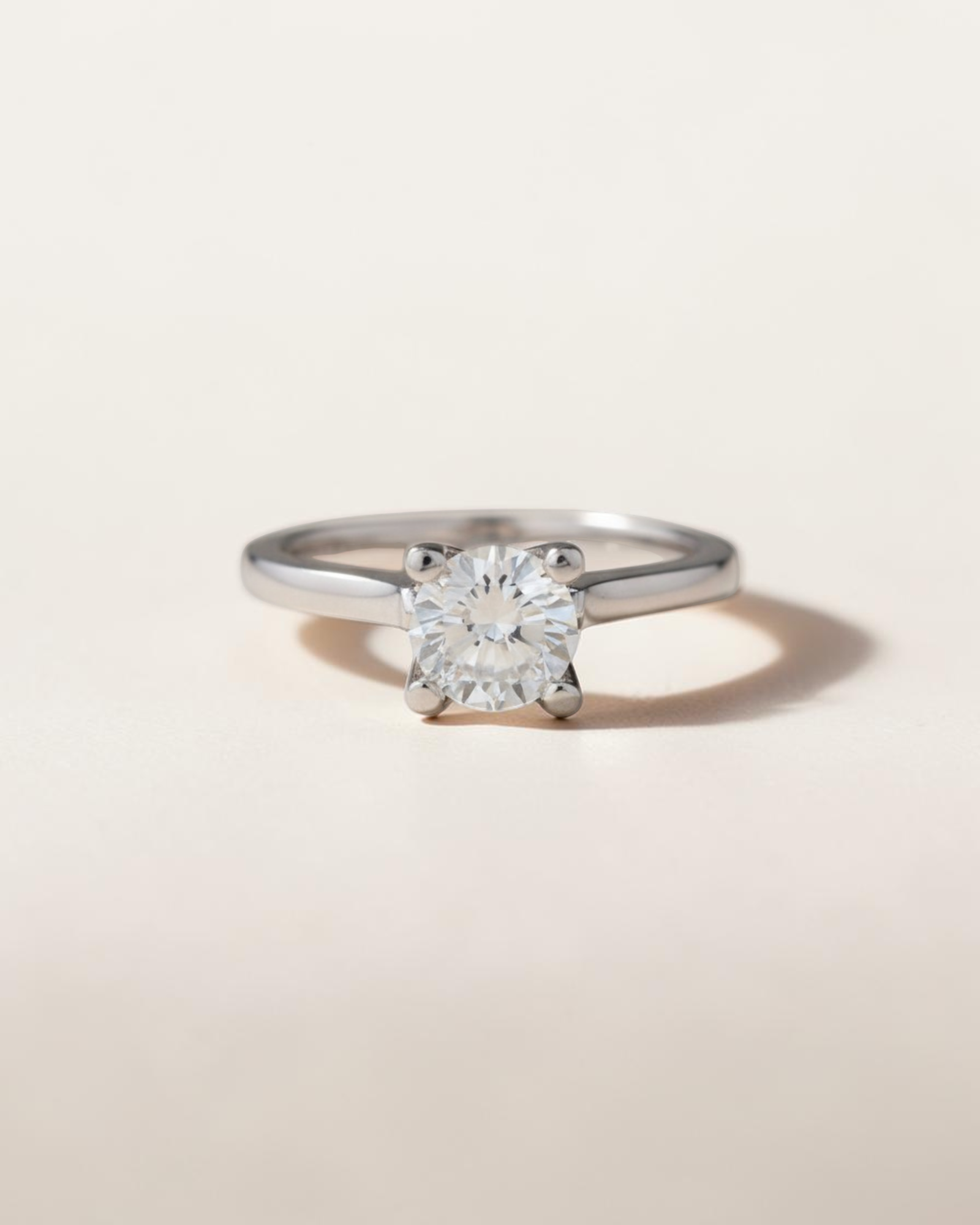 Solitario Brillante en Oro Blanco
