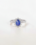 Anillo Halo de Zafiro y Brillantes en Oro Blanco