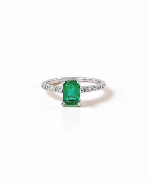 Anillo Esmé Solitario de Esmeralda en Oro Blanco
