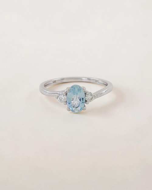 Anillo de Aguamarina y Brillantes en Oro Blanco