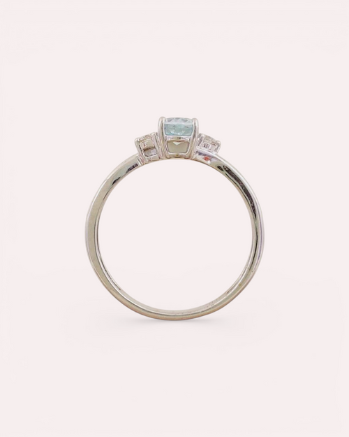 Anillo de Aguamarina y Brillantes en Oro Blanco