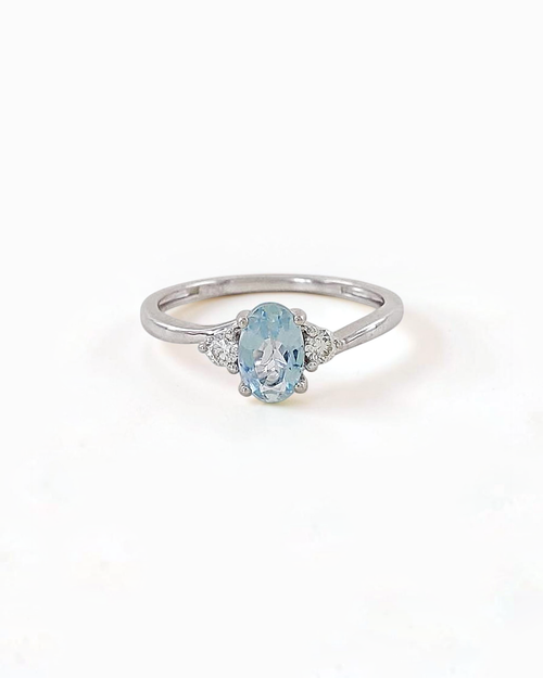 Anillo Cala de Aguamarina y Brillantes en Oro Blanco