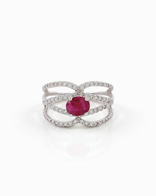 Anillo Granada de Rubí y Circonitas en Oro Blanco