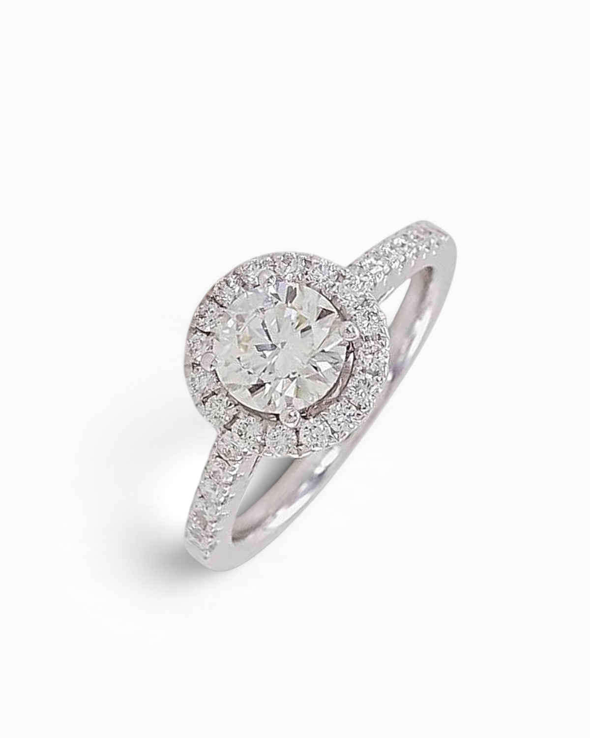 Anillo Halo Lumière con Brillantes en Oro Blanco