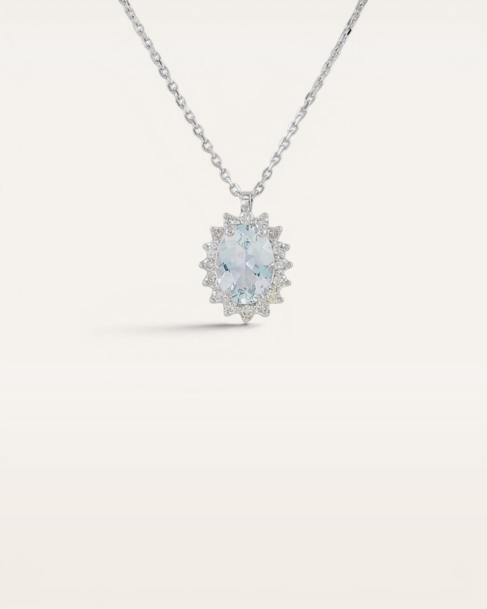 Colgante Aura de Aguamarina y Brillantes en Oro Blanco