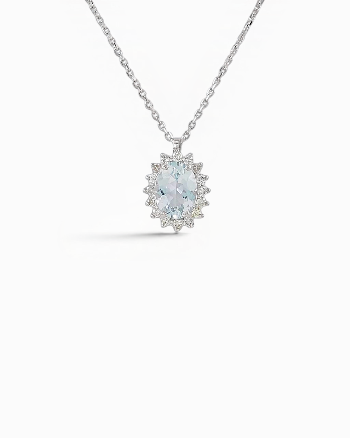 Colgante Aura de Aguamarina y Brillantes en Oro Blanco