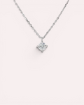 Colgante Solitario de Diamante en Oro Blanco