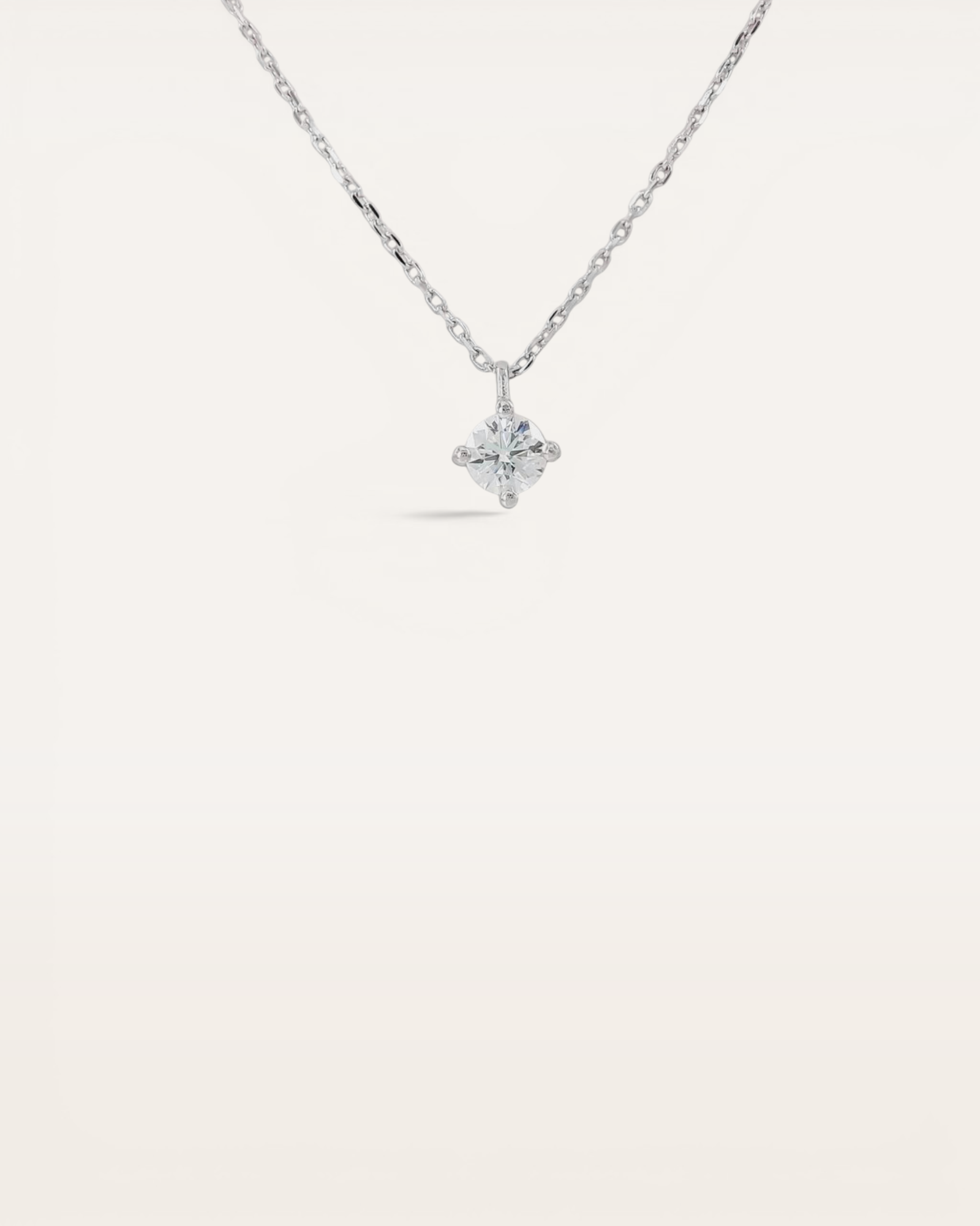 Colgante Niva Solitario de Diamante en Oro Blanco