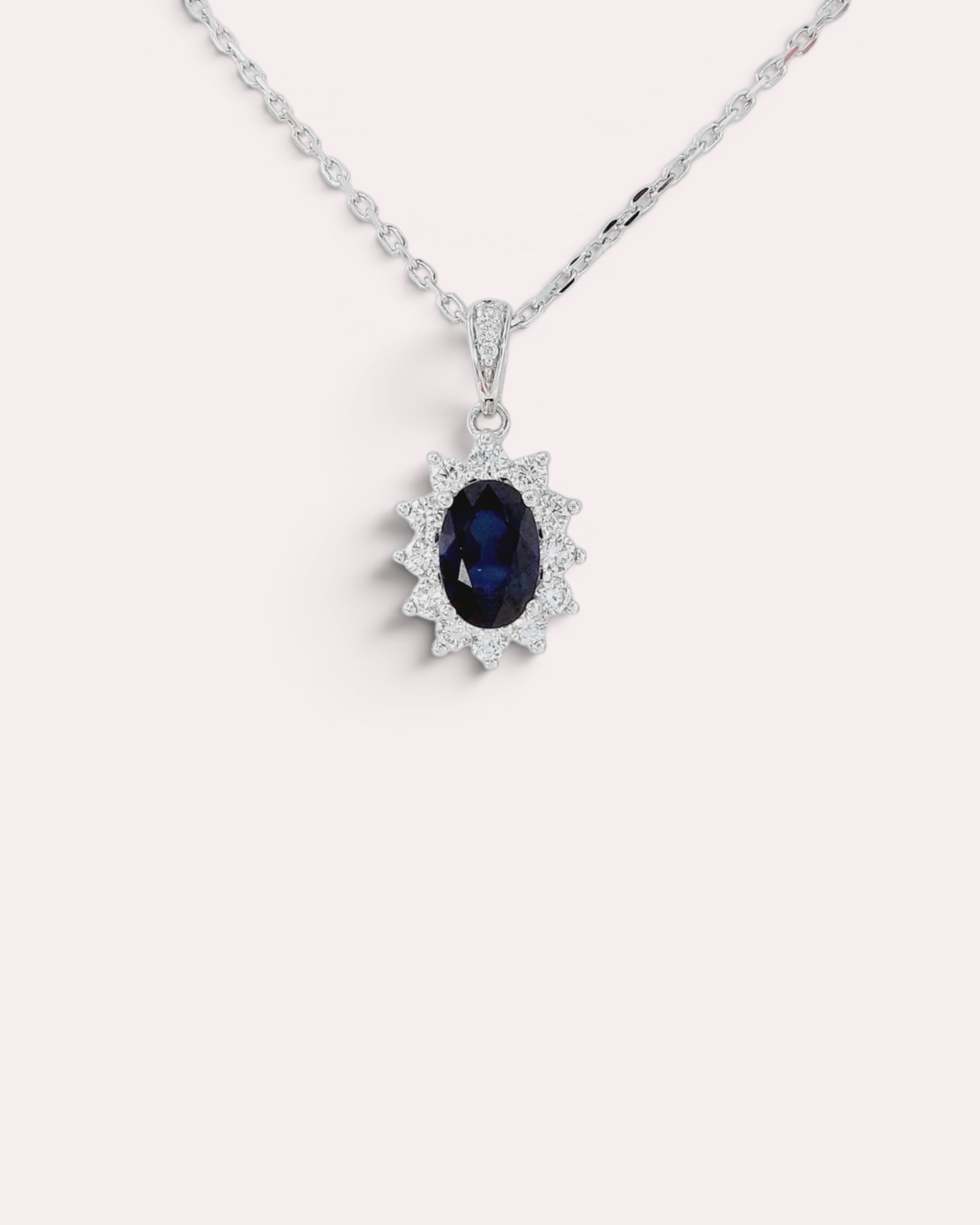 Colgante Halo de Zafiro y Brillantes en Oro Blanco