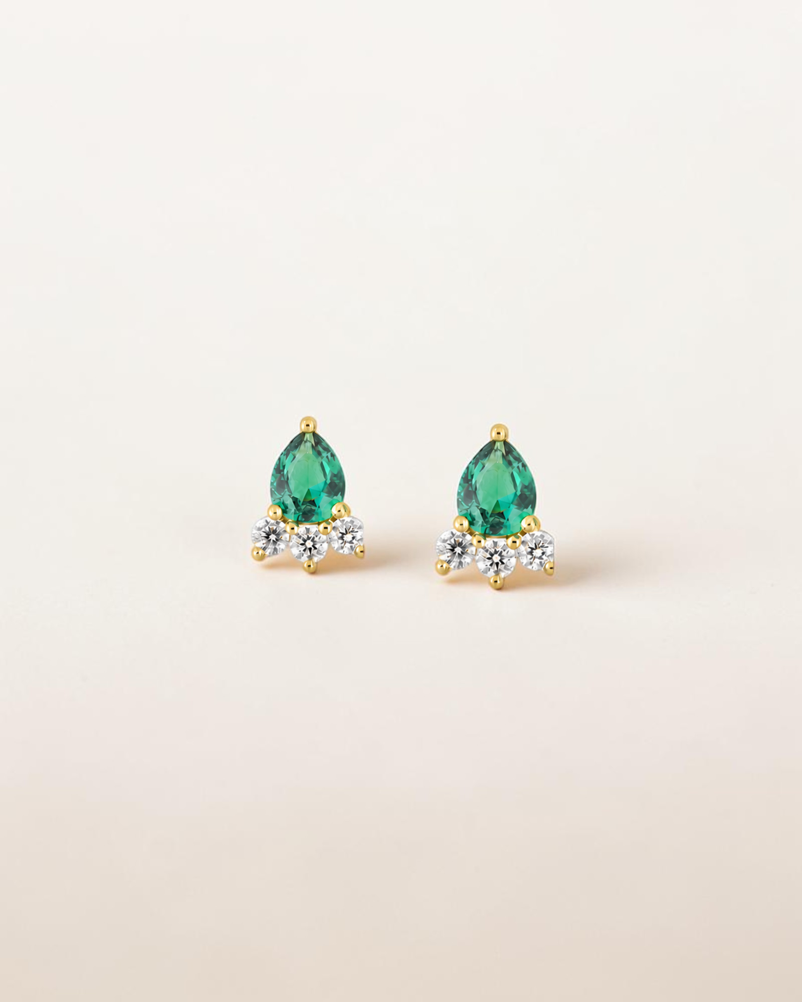 Pendientes Estela Lágrima de Esmeralda en Oro Amarillo