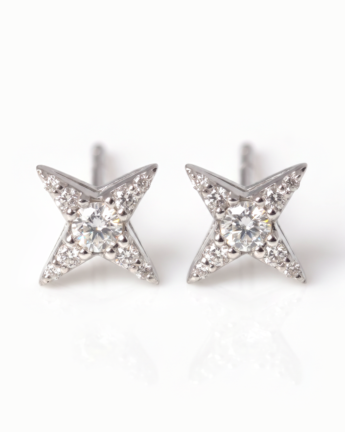 Pendientes Alhelí Estrella de Brillantes en Oro Blanco