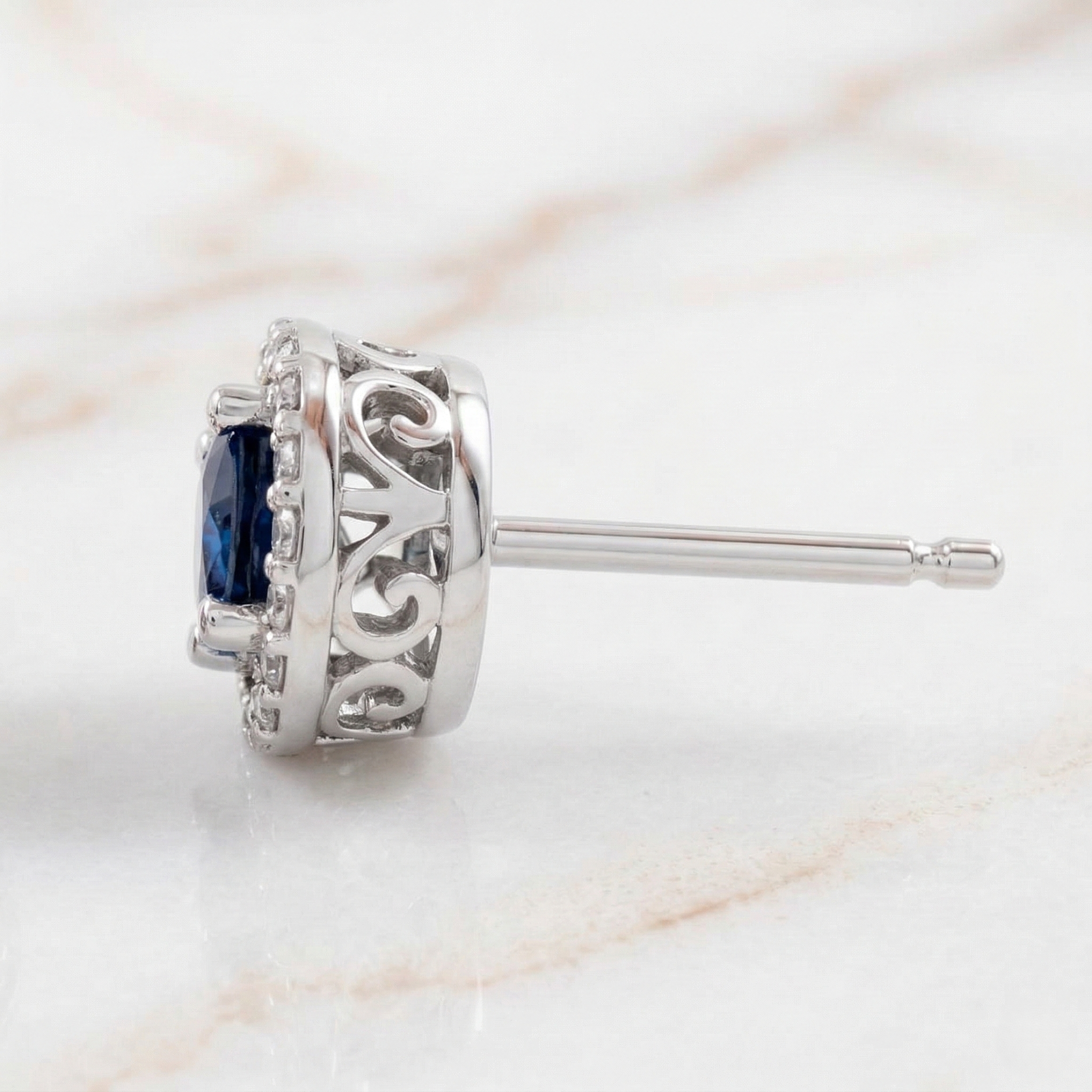 Pendientes Halo de Zafiro y Brillantes en Oro Blanco